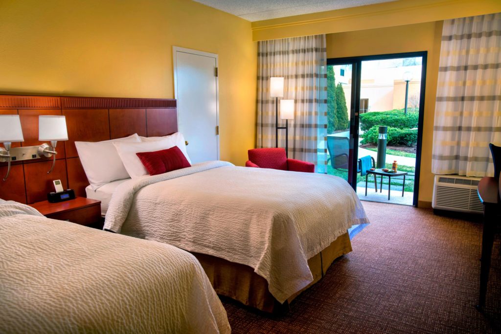 hpnnw-guestroom-0040-hor-clsc