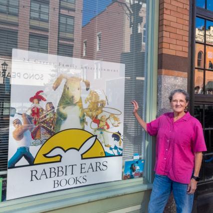 Rabbit Ears Entertainment Opens Pop-up Family Bookstore for the Holidays